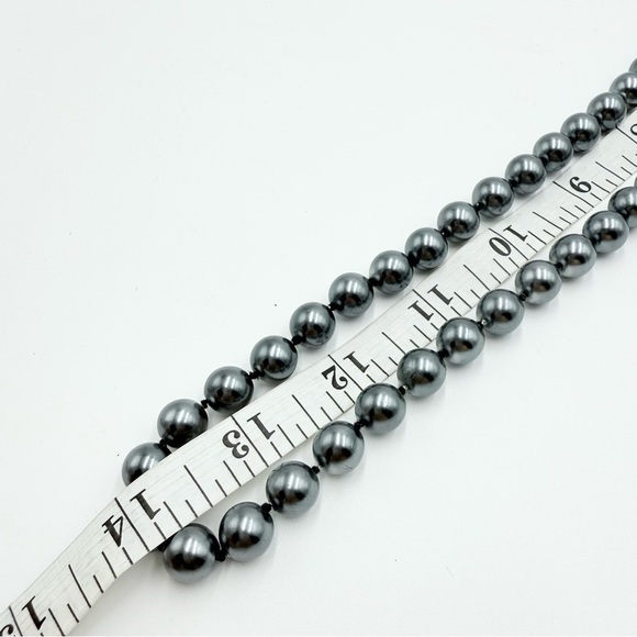 Vintage John River Signed Timeless Dark Gray Faux Pearls Small Beaded Necklace - Picture 6 of 6